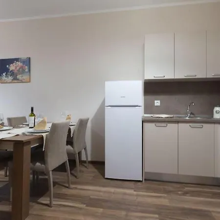 Cote D'azur 公寓式酒店 布尔加斯